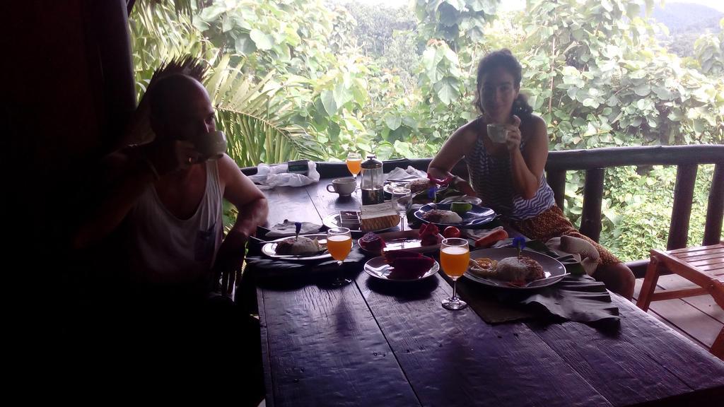 The Local Story Resort Ban Mon Talaeng 외부 사진