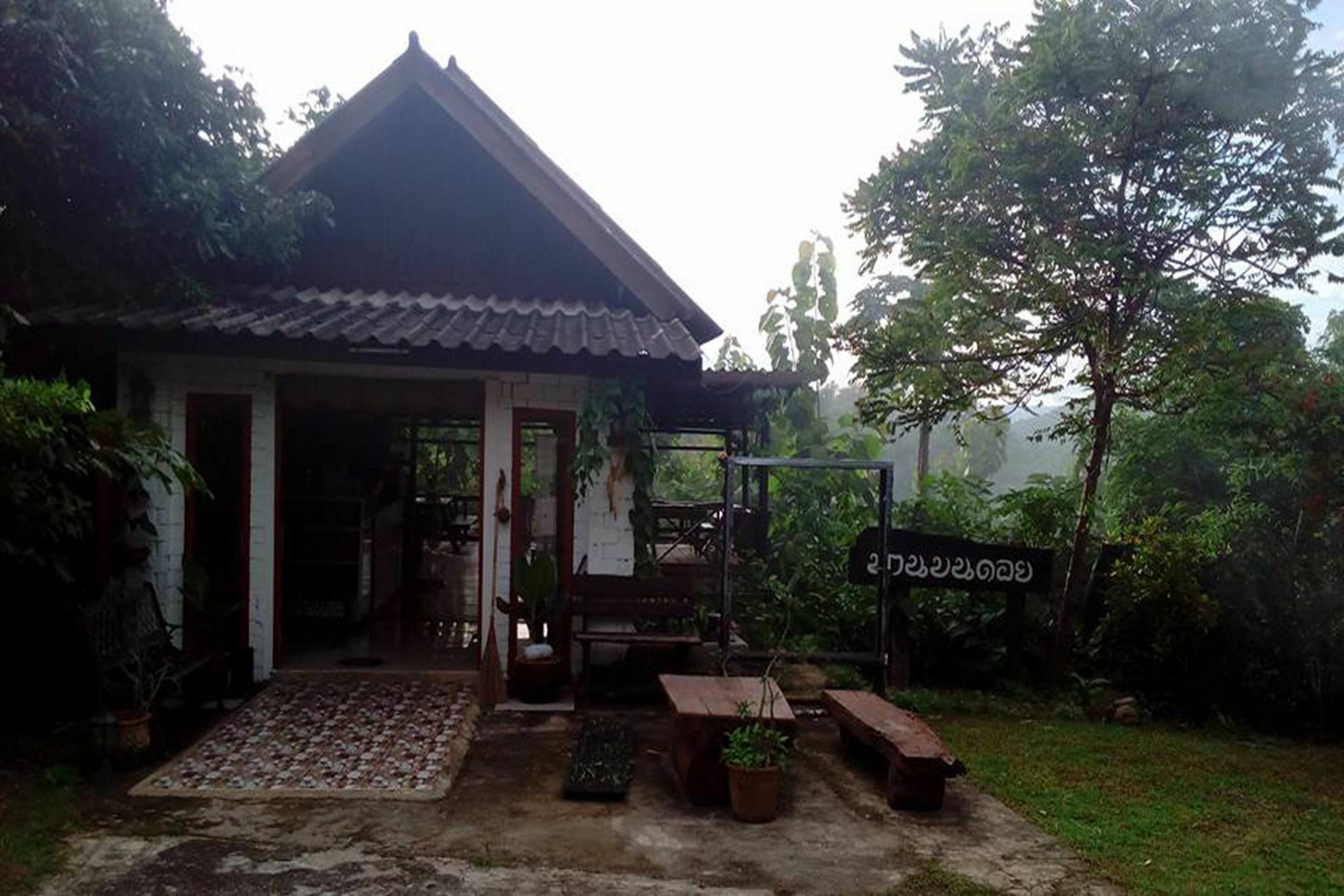 The Local Story Resort Ban Mon Talaeng 외부 사진